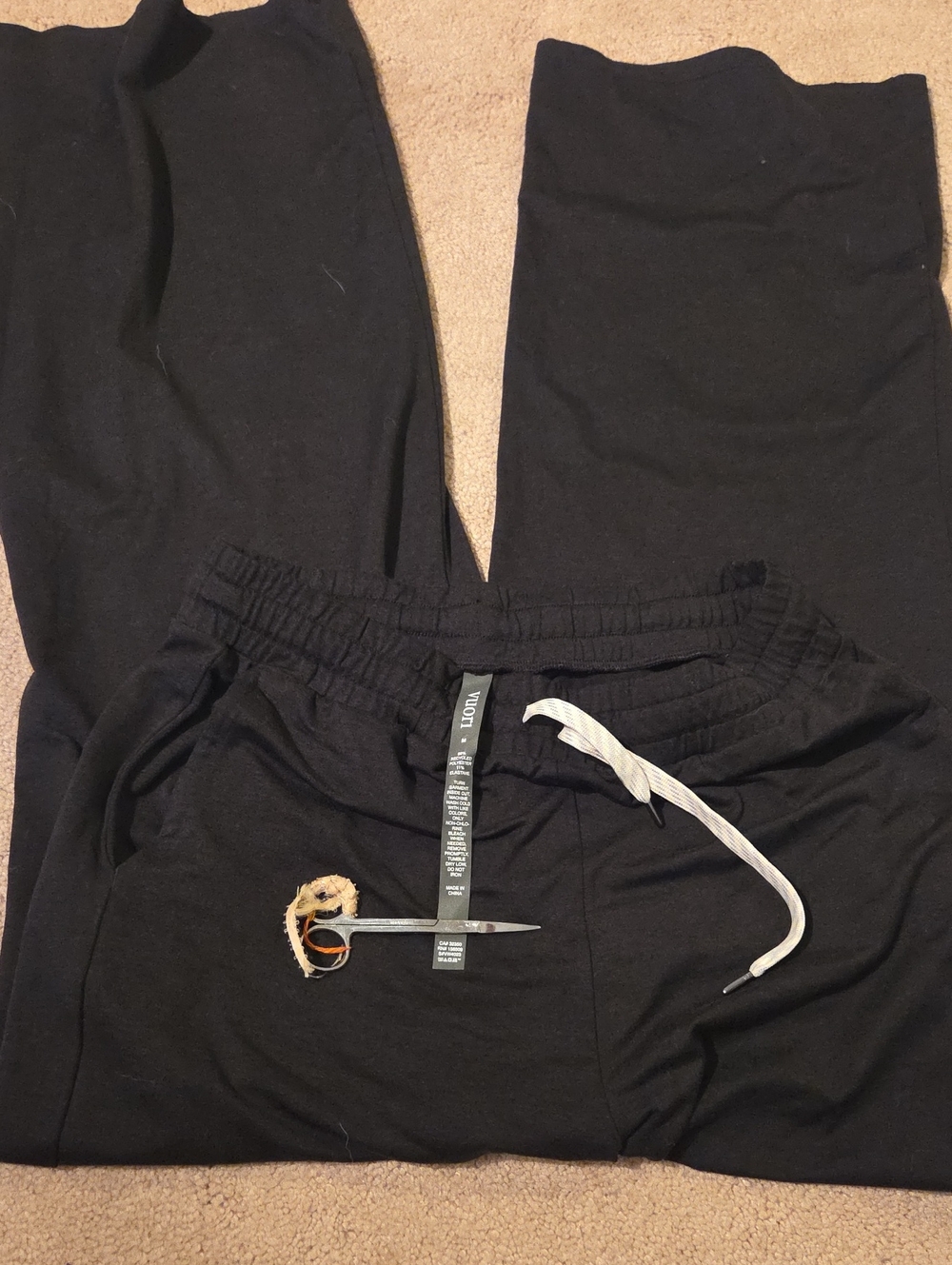 Vuori Black Jogger Sweatpants - Casual Comfort